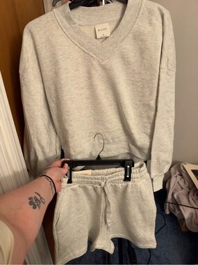 Women’s Light Gray V-Neck Sweater Set
